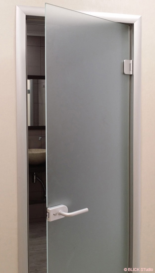 Стеклянные межкомнатные двери с алюминиевой дверной коробкой системы ALBOX